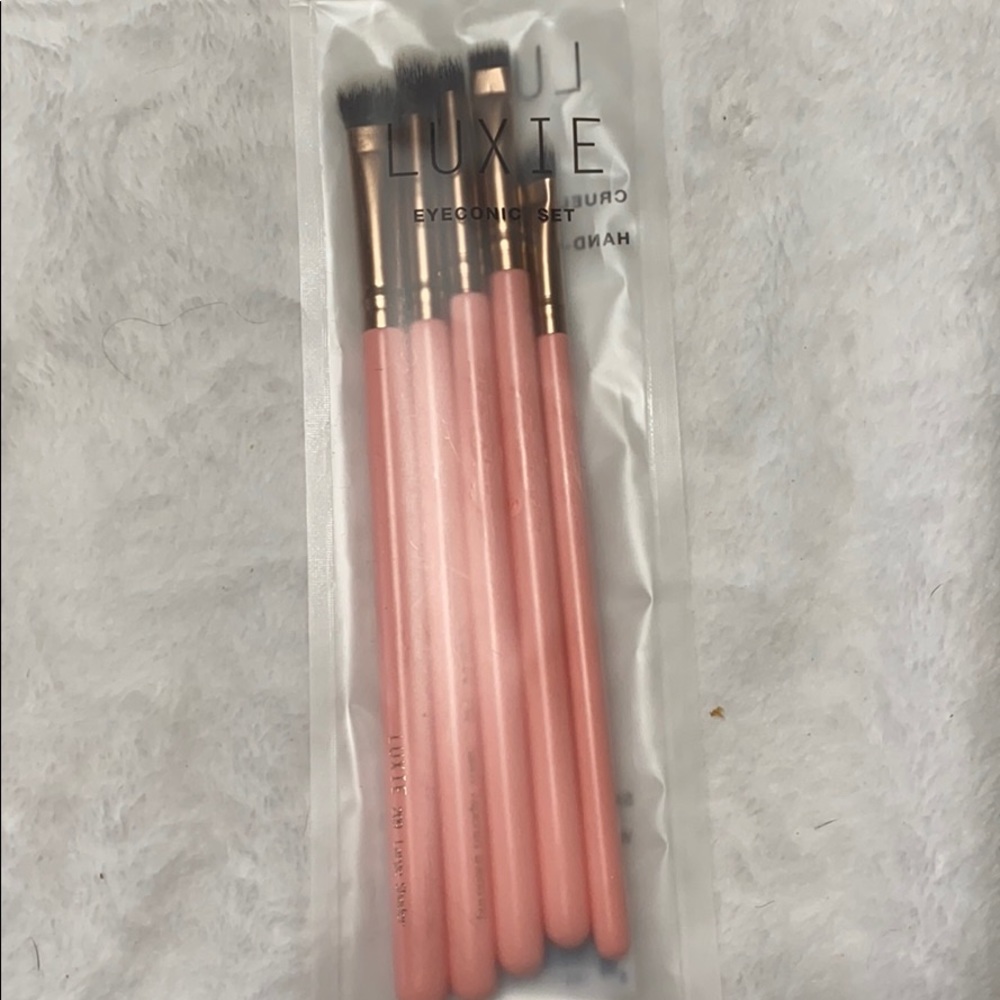COPY - Luxie eyeconic set